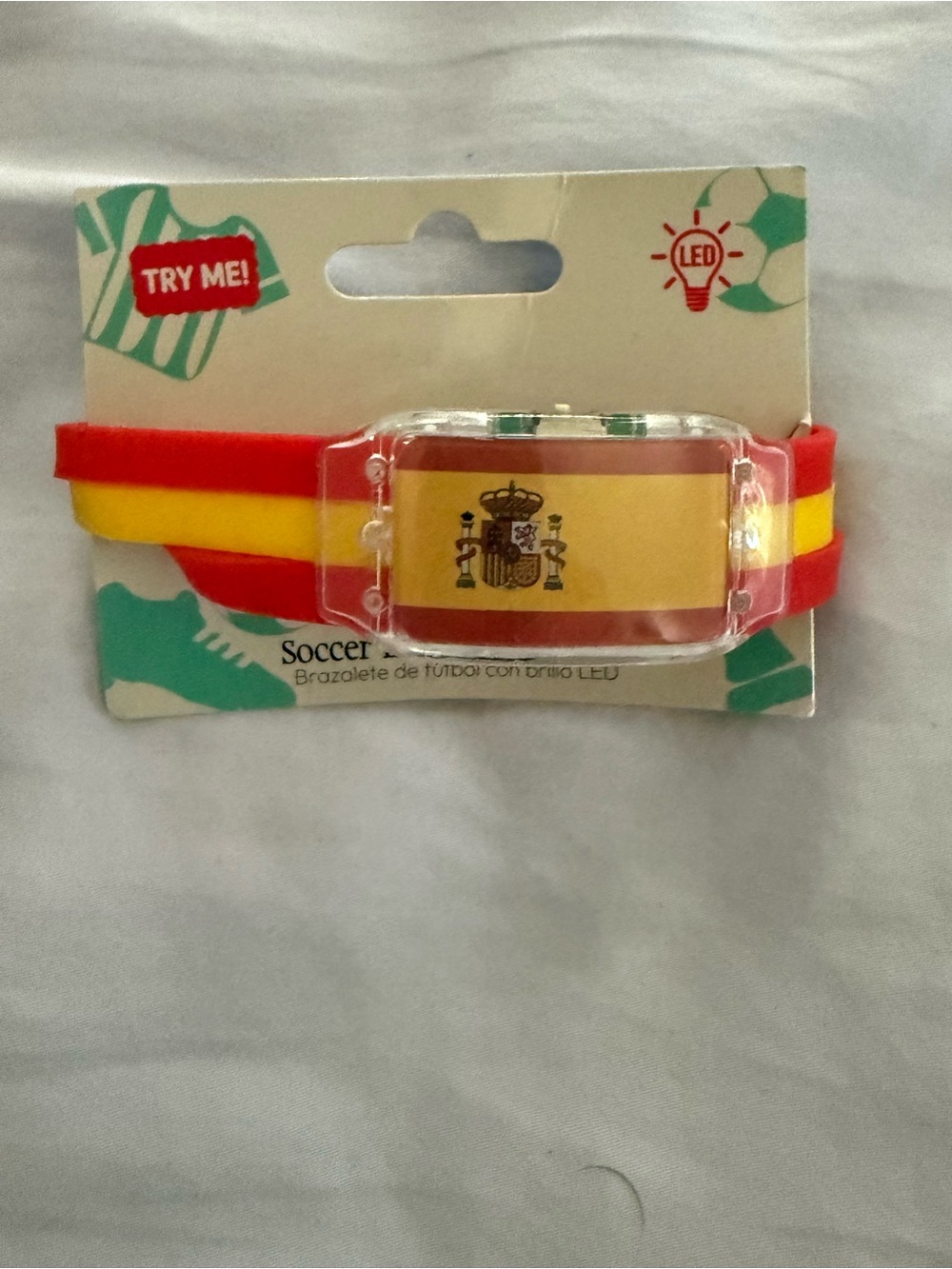 Spain Soccer Fan Pack - FIFA Scarf, Hoodie Spain Flag, Socks & bracelet (NEW) - Picture 8 of 8